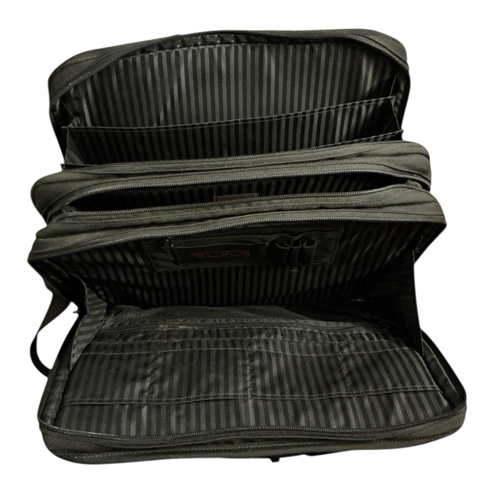 Tumi Deluxe Black Nylon Durable Organizer Laptop Briefcase - Picture 6 of 16